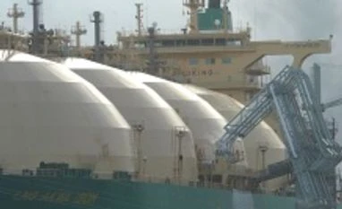 Gujarat to set up two new LNG terminals of 10 MMTPA