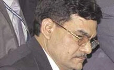 Vibrant Gujarat man is India Inc's PMO pointsman Arvind Kumar Sharma