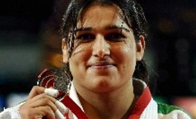 Rahi, Apurvi bag golds, India wins seven medals on day 3