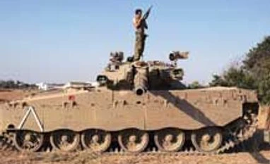 Renewed fighting in Gaza as truce collapses, toll stands at 1,463