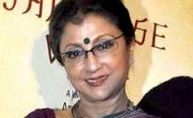 Aparna Sen appears for questioning in Saradha scam