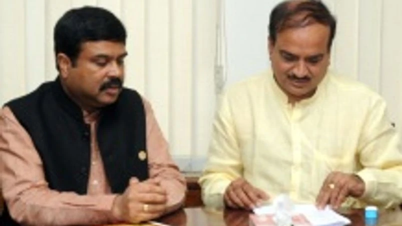 Government to form 2 JVs for Talcher and Ramagundam fertiliser plants Government to form 2 JVs for Talcher and Ramagundam fertiliser plants