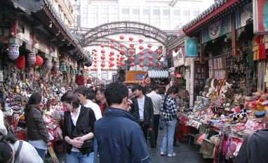 Beijing to spend $2.6 bn to fight air pollution in 2017 A market scene in Beijing