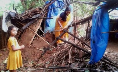 Cyclone Hudhud damage in AP estimated at Rs 8,000 cr; death toll rises to 24