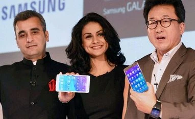 Samsung launches Galaxy Note 4 at Rs 58,300