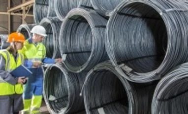 Yuan fall sharpens export edge of Chinese steel to global concern