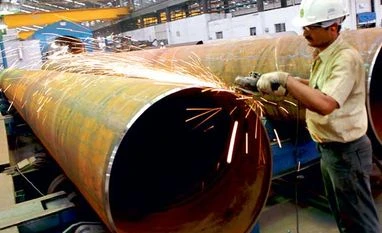Manufacturing sector grows gradually in 2014; more growth eyed in 2015