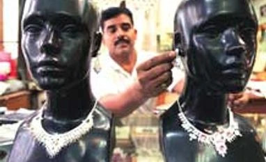 Price fall adds shine, silver jewellery exports jump 55%