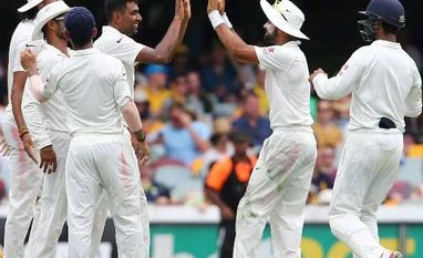 Maha govt working to ensure help to drought-hit farmers: Uddhav Thackeray Cricket