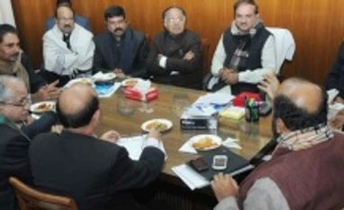 Kerala MPs meet union ministers for revival of FACT