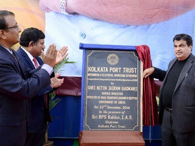Gadkari meets Mamata, assures funding for Sagar port project | Economy ...