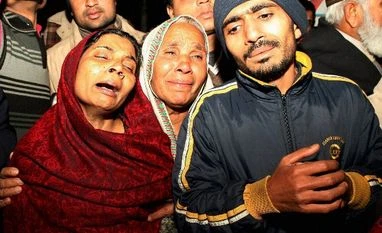 13 killed in Lahore market fire