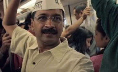 Kejriwal files nomination from New Delhi constituency