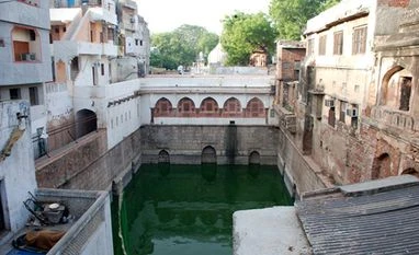 PIL on women's entry into Nizamuddin shrine: HC seeks Centre's reply Nizamuddin