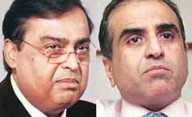 In the battle for 4G, who has an edge? Mukesh Ambani & Sunil Mittal