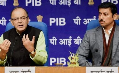 Jaitley urges govt press releases to be crisp, replete with information