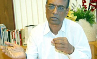 Bandhan sets September deadline for bank