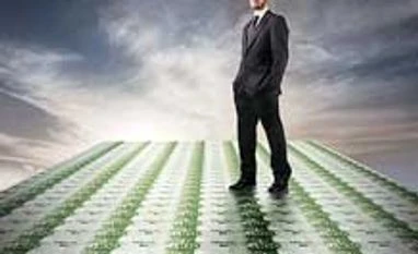 Cash-based pay plan for execs