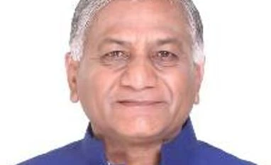 V K Singh apologises to media with a caveat