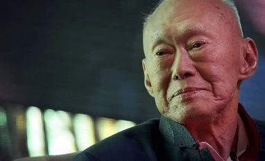 Modern Singapore's founding father, Lee Kuan Yew, dies at 91: official