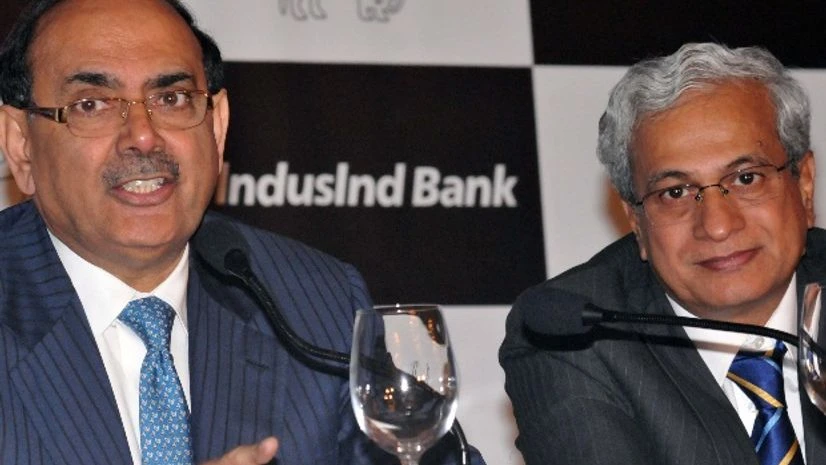 (from left to right) Romesh Sobti MD & CEO and S V Zaregaonkar, CFO, IndusInd Bank (pic: Suryakant Niwate) (from left to right) Romesh Sobti MD & CEO and S V Zaregaonkar, CFO, IndusInd Bank (pic: Suryakant Niwate)