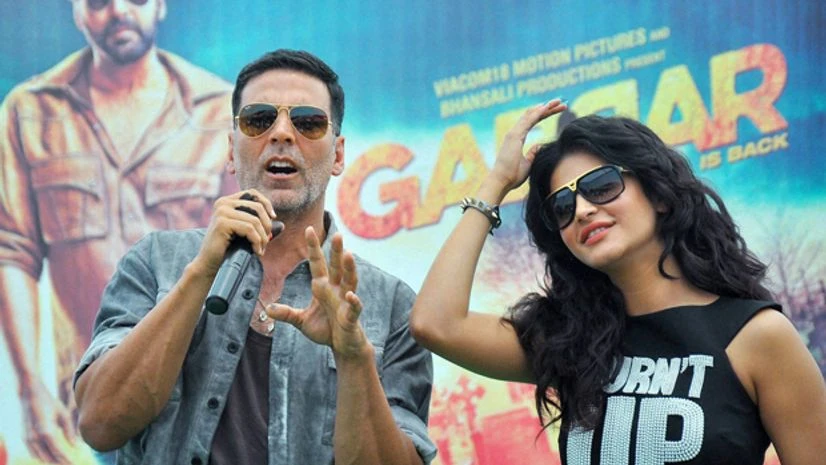 Bollywood actors Akshay Kumar and Shruti Hasan Picture by Malegaon Bollywood actors Akshay Kumar and Shruti Hasan Picture by Malegaon