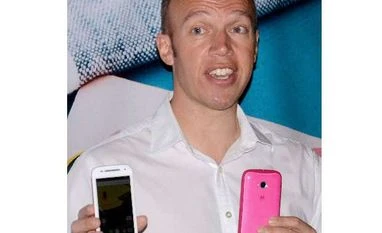 Motorola to continue exclusive tie-up with Flipkart Motorola, Flipkart