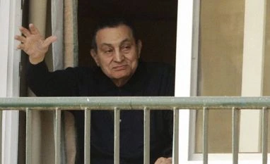 Ousted Egypt president Mubarak walks free after six years Hosni Mubarak
