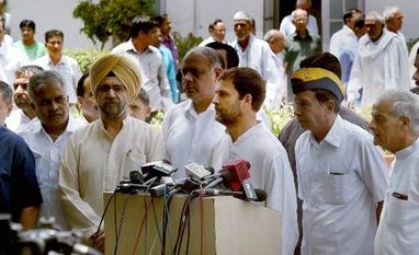 Rahul Gandhi meets ex-servicemen, promises to put pressure on NDA for OROP