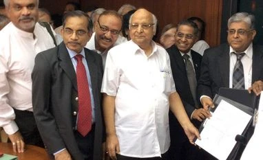 Govt banks to stay closed on 2nd and 4th Sat from July