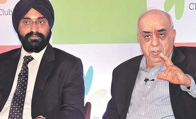 Mahindra Holidays to invest Rs 550 crore to add new rooms Kavinder Singh (left), MD and CEO, Mahindra Holidays, and Arun Nanda, Chairman, Mahindra Holidays and Resorts India, at a press conference in Mumbai on Tuesday
