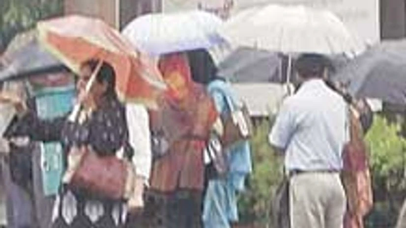 NE monsoon active in South; more rain forecast for November 3 NE monsoon active in South; more rain forecast for November 3