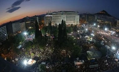 Thousands of Greeks attend rallies in Athens ahead of bailout referendum