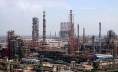 Ruias in talks with Aramco, NIOC for refinery stake sale Essar Oil’s Vadinar refinery in Gujarat