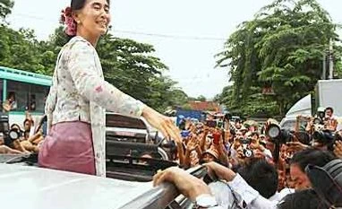 Myanmar house begins new session dominated by Suu Kyi party Aung San Suu Kyi