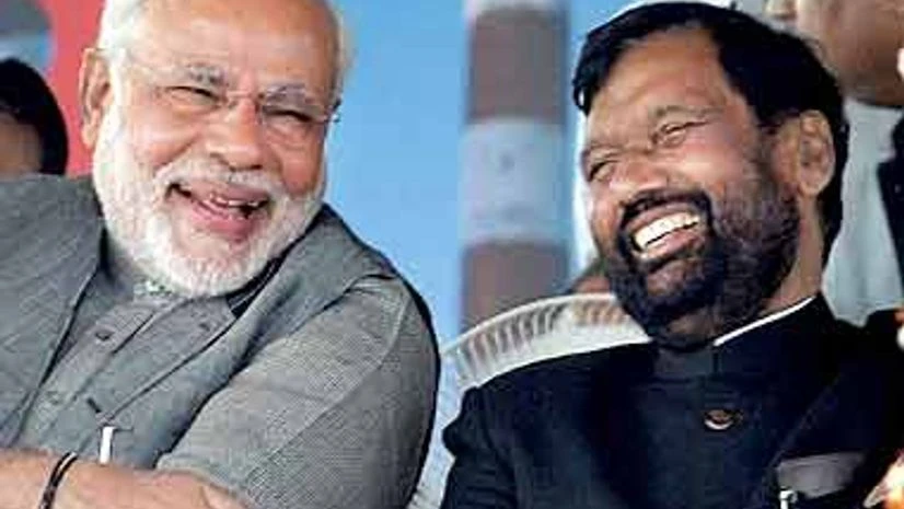 Narendra Modi & Ram Vilas Paswan. File photo Narendra Modi & Ram Vilas Paswan