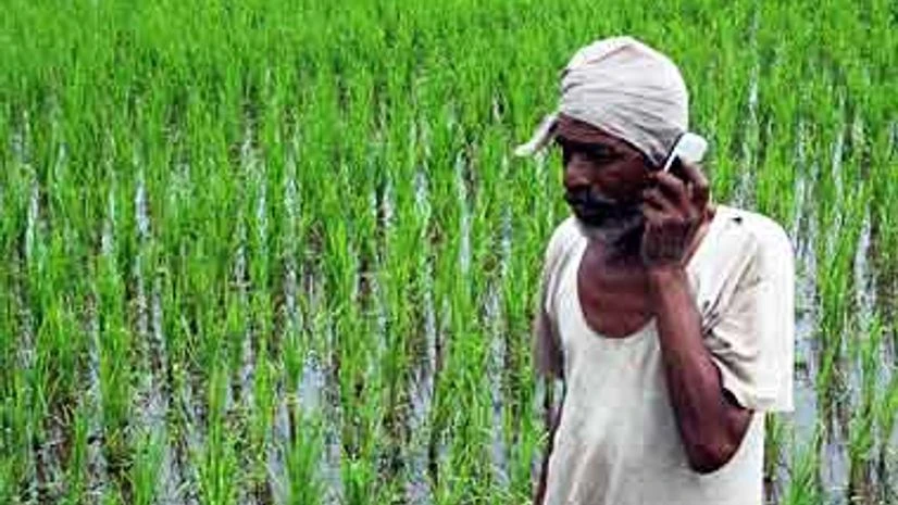 DoT Secretary to discus call drop, policy reforms with CEOs DoT Secretary to discus call drop, policy reforms with CEOs