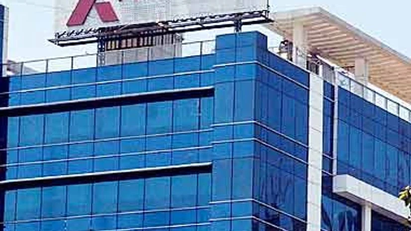 Axis Bank cuts MCLR by 15 basis points to 8.95% Axis Bank cuts MCLR by 15 basis points to 8.95%