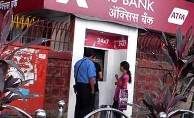 Axis managers under IT scanner after Rs 3.5 cr recovery Axis managers under IT scanner after Rs 3.5 cr recovery