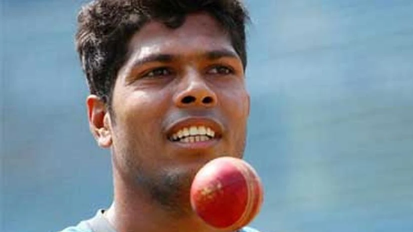 Indian fast bowler Umesh Yadav suffers calf muscle injury, taken for scans Indian fast bowler Umesh Yadav suffers calf muscle injury, taken for scans