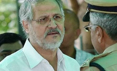 LG inspects garbage dumps, asks MCDs to check mosquito Najeeb Jung