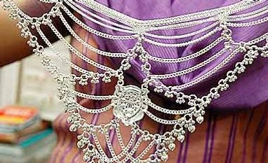 Commodity outlook by Tradebulls Securities: Buy zinc, sell silver Commodity outlook by Tradebulls Securities: Buy zinc, sell silver