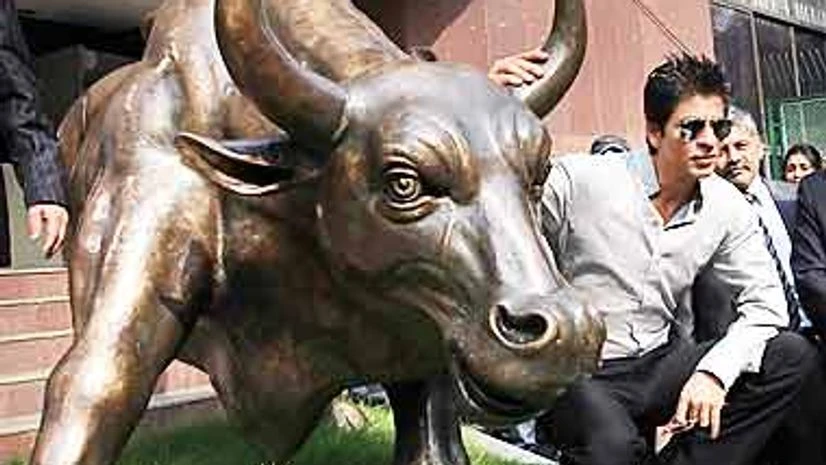 US Fed rate hikes boosts Sensex by 309 points; Nifty ends near 7,850 US Fed rate hikes boosts Sensex by 309 points; Nifty ends near 7,850
