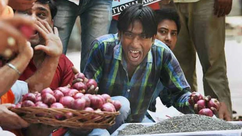 Activists of National Akali Dal during a protest against Central government over soaring prices of onion and pulses in New Delhi on Thursday, 27 August 2015 <b>Picture by PTI</b> Activists of National Akali Dal during a protest against Central government over soaring prices of onion and pulses in New Delhi on Thursday, 27 August 2015 <b>Picture by PTI</b>