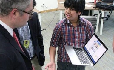 Raffay Ansari (center). Image via Tech in Asia Raffay Ansari (center). Image via Tech in Asia