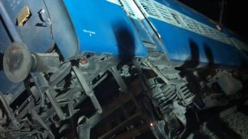 Chennai-Mangalore Express derails near Cuddalore district Chennai-Mangalore Derail