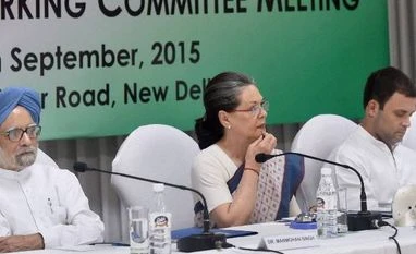 Congress chief ministers in trouble Congress President Sonia Gandhi with party Vice President Rahul Gandhi and Former Prime Minister Manmohan Singh at the CWC meeting at party headquarters in New Delhi on Tuesday. PTI Photo by Kamal Singh