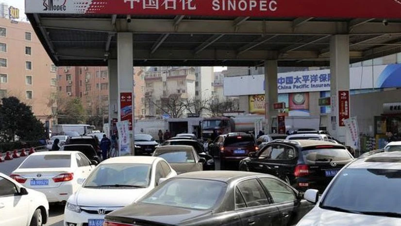 China's Sinopec to shut hotels, ditch cars in graft crackdown China's Sinopec to shut hotels, ditch cars in graft crackdown