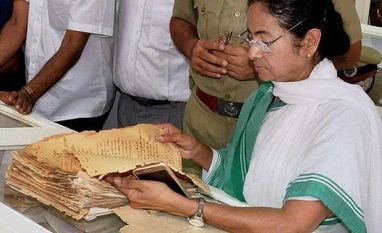 Netaji kin want foreign countries to release files too Netaji Subhash Chandra Bose, Mamata Banerjee