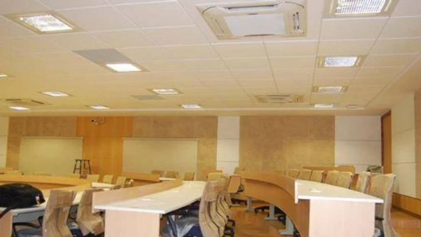 The Indian Institute of Management (IIM) in Visakhapatnam has begun its operations from a temporary building at Andhra University campus The Indian Institute of Management (IIM) in Visakhapatnam has begun its operations from a temporary building at Andhra University campus